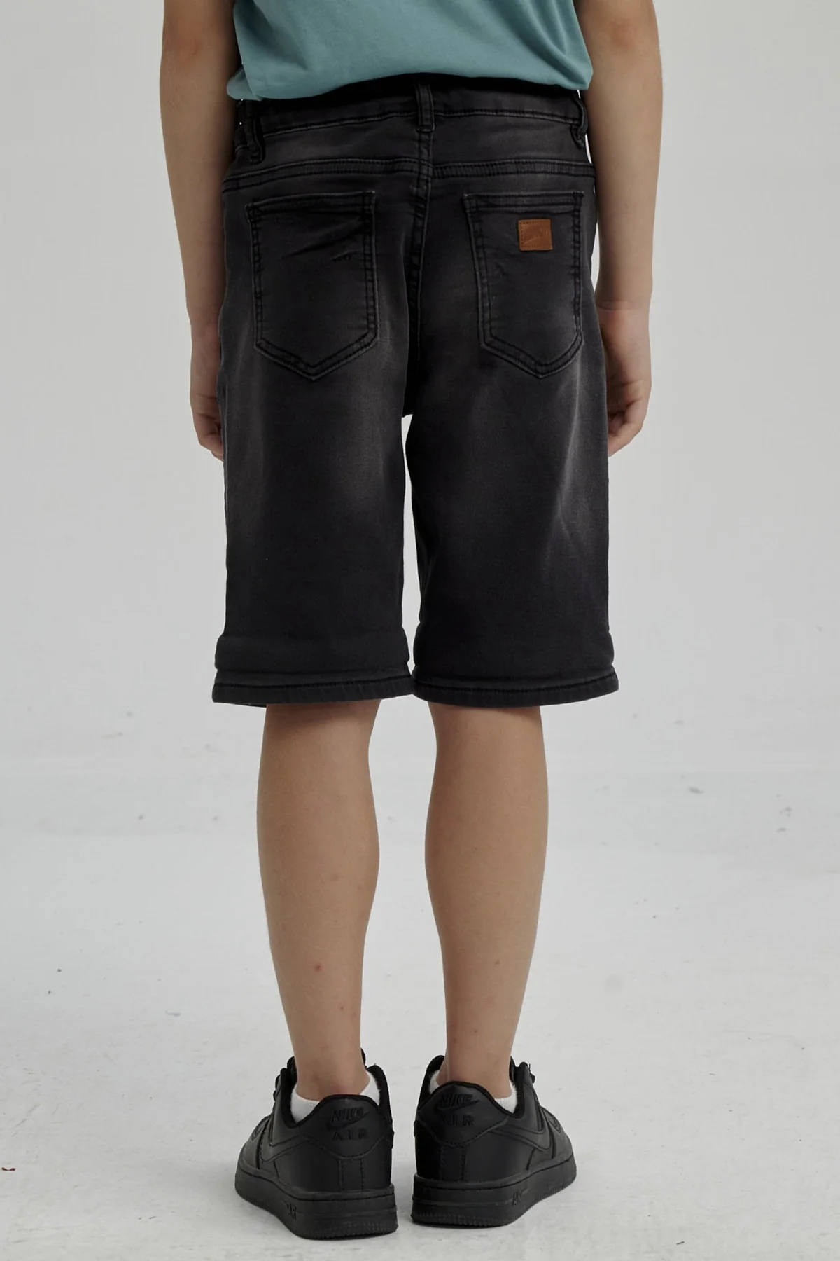 Bermuda Niño Básico Denim Negro - Image 3