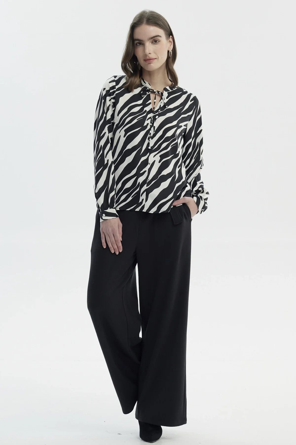 Blusa Mujer Cuello Mao Con Cordones Crudo - Image 4