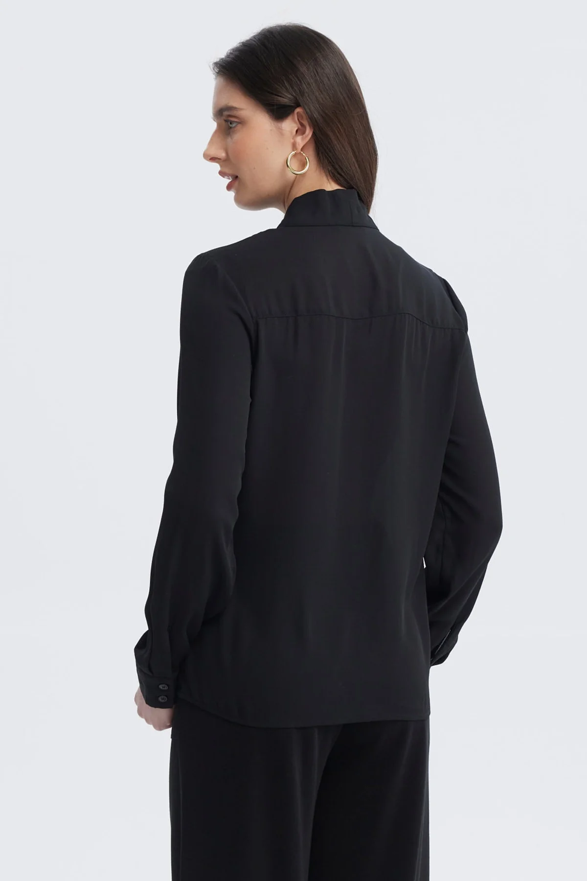 Blusa Mujer Lazo En El Cuello Negro - Image 3