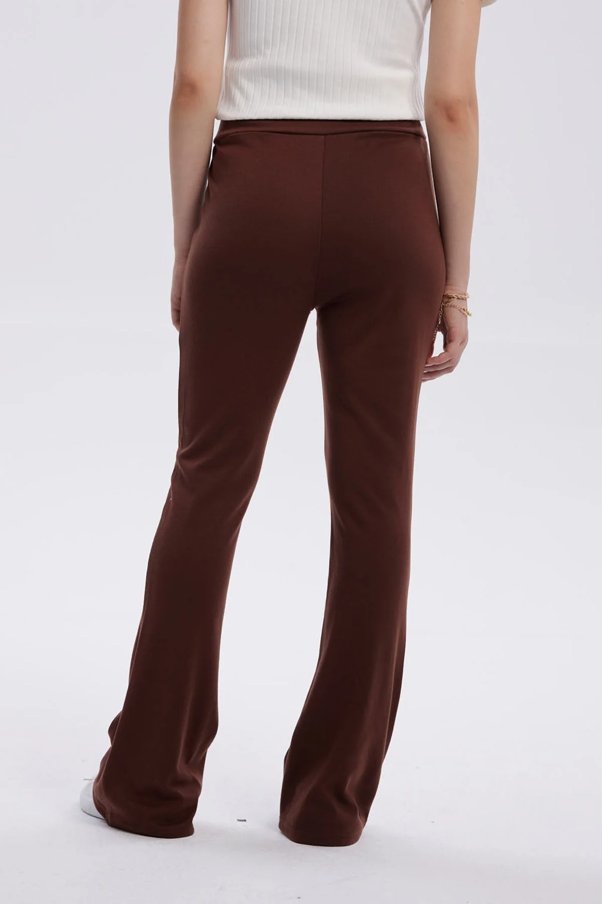 Calza Mujer Flare Piping Delantero Café Oscuro - Image 3
