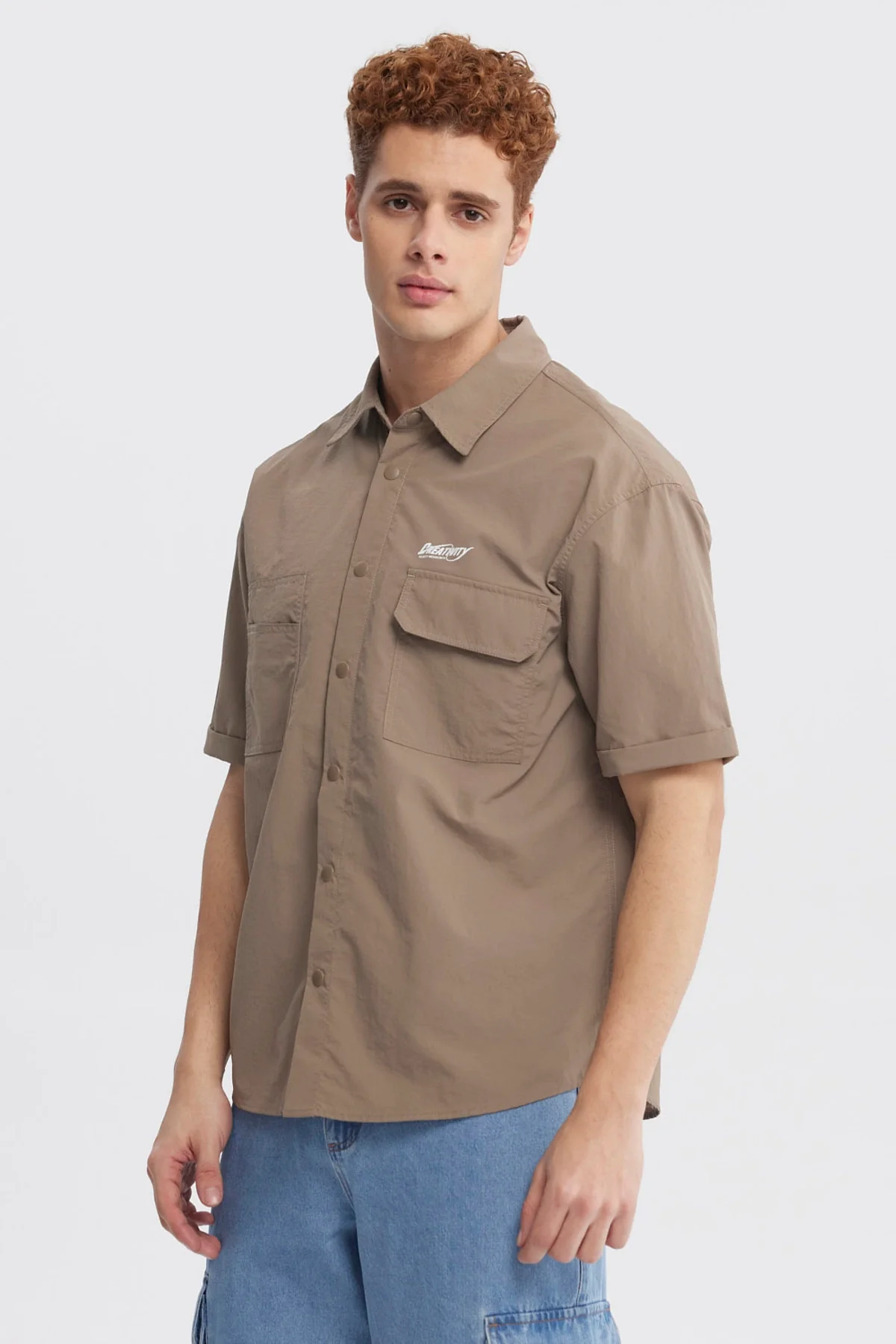 Camisa Hombre Oversize Doble Bolsillo Café - Image 2