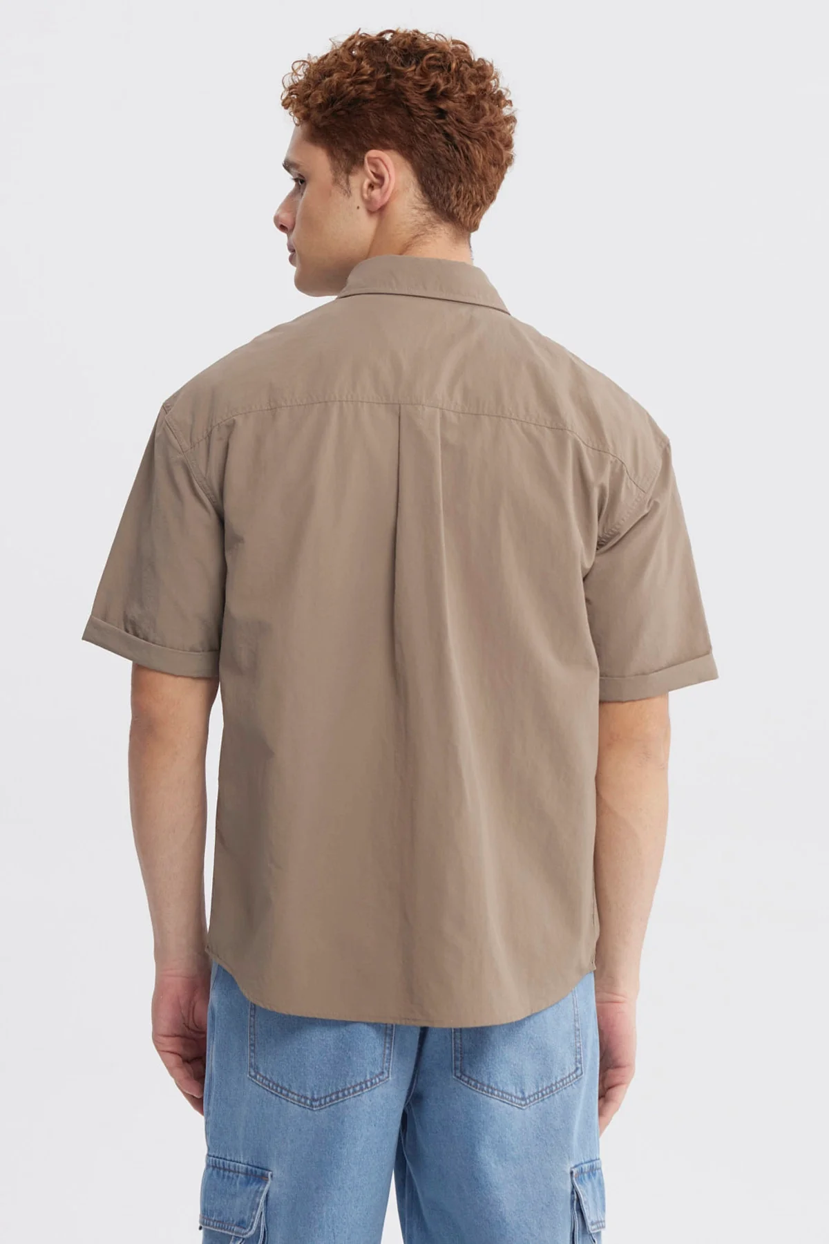 Camisa Hombre Oversize Doble Bolsillo Café - Image 3