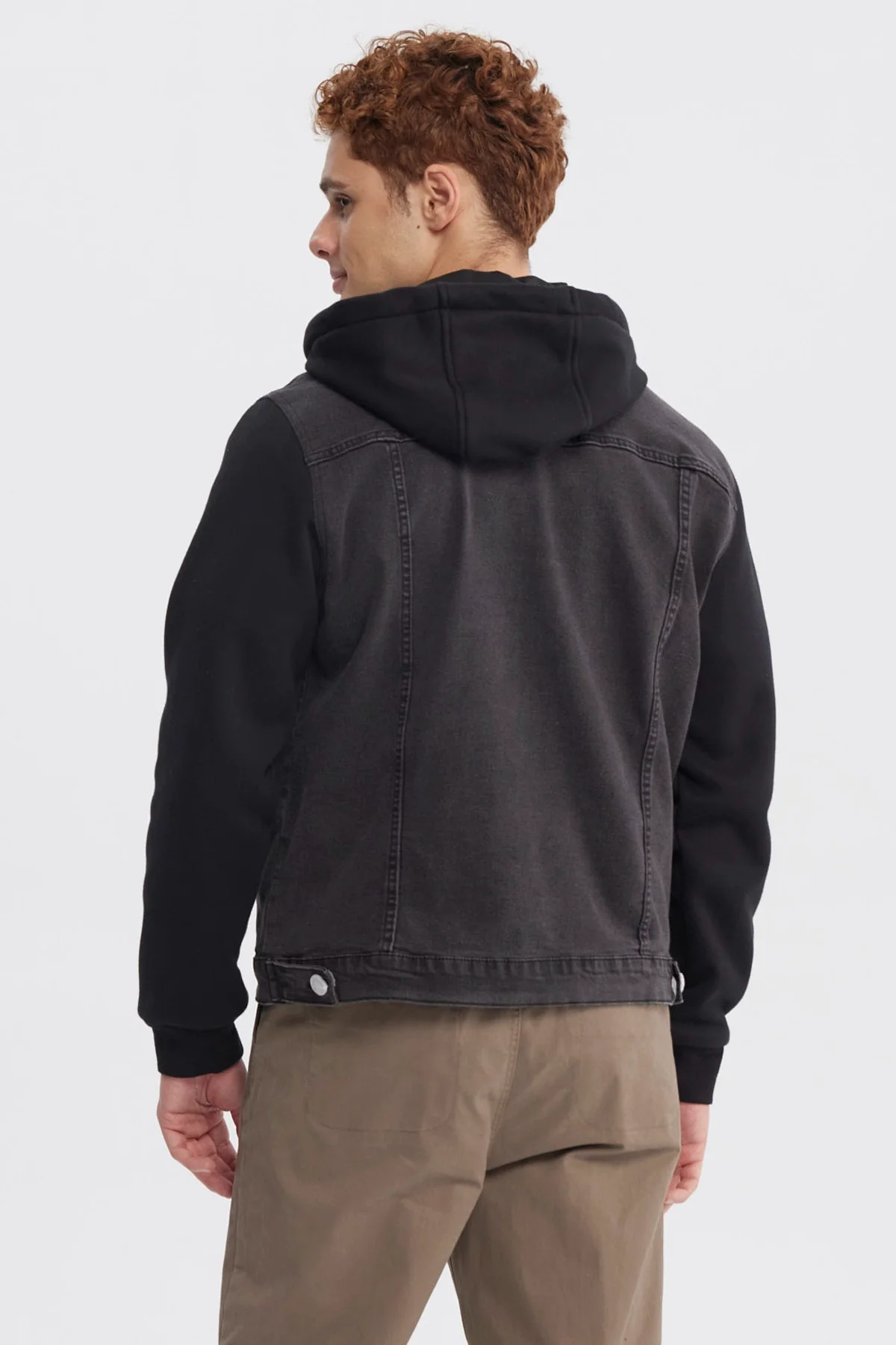 Chaqueta Hombre Denim Con Gorro Negro - Image 3