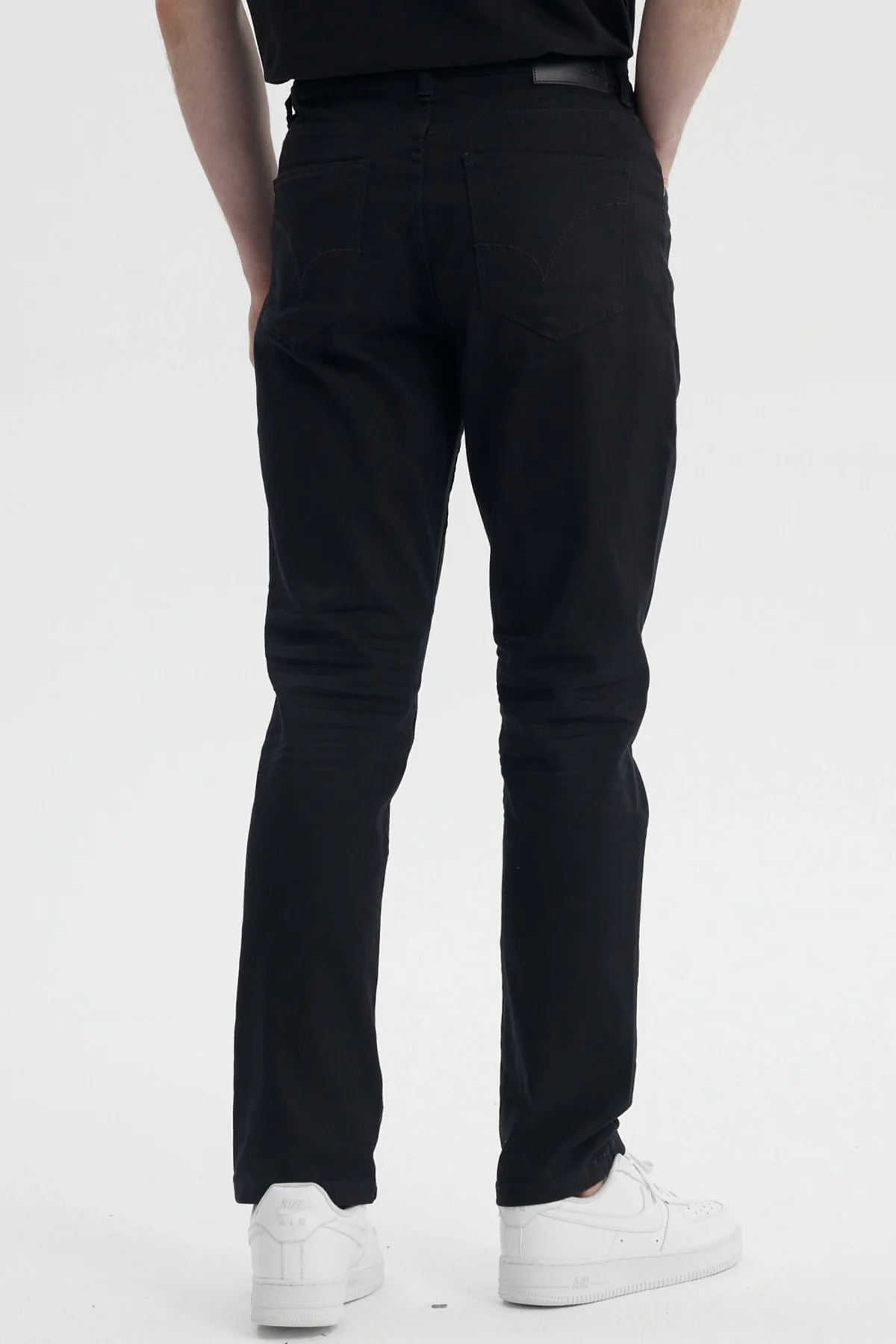 Jeans Hombre Slim Color Negro - Image 3