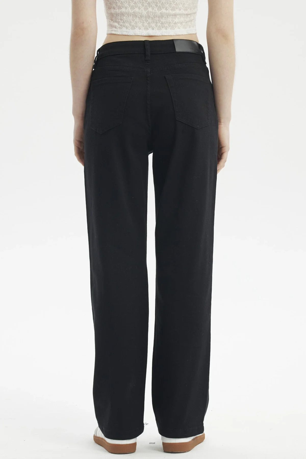 Jeans Mujer Calce Recto Color Negro - Image 3
