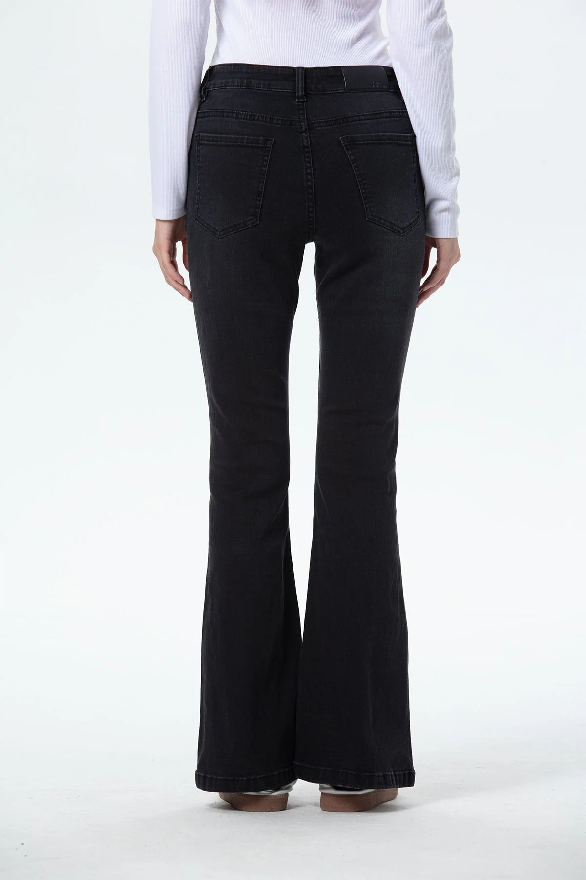 Jeans Mujer Vale Flare Negro - Image 3