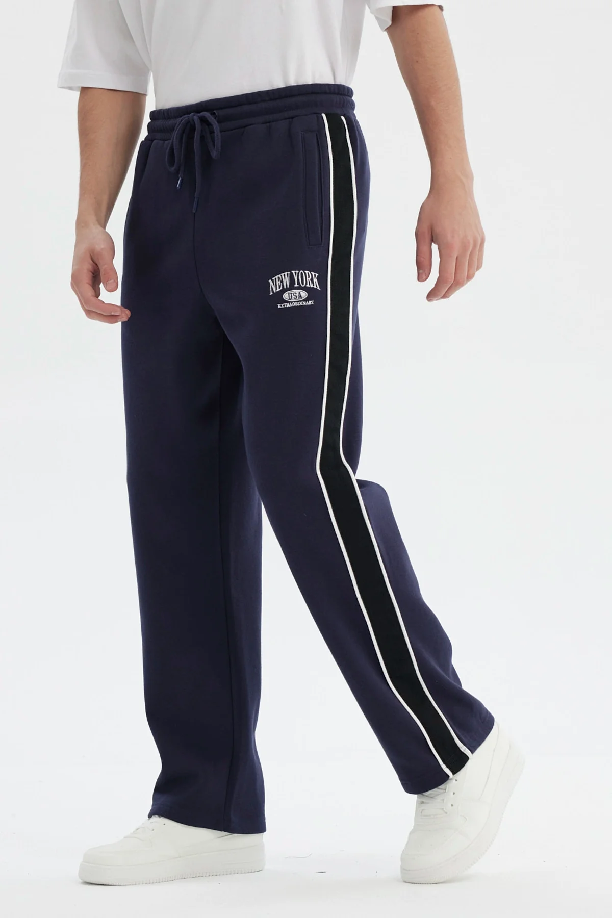 Pantalón Buzo Hombre Calce Recto Azul Marino - Image 2