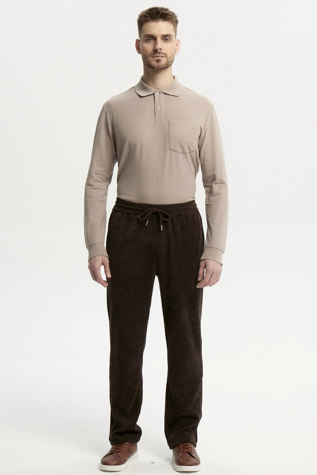Pantalón Buzo Hombre Calce Recto Chocolate - Image 4