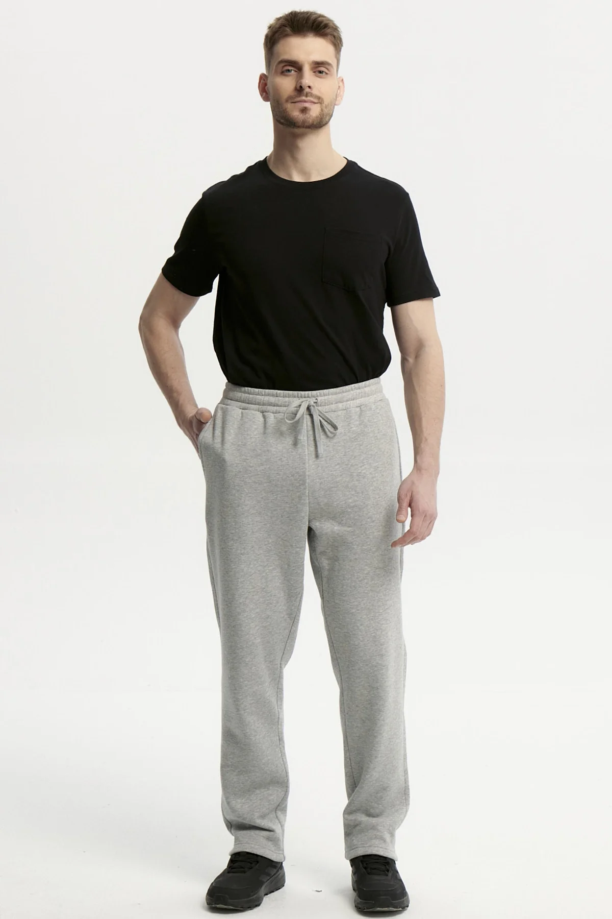 Pantalón Buzo Hombre Calce Recto Gris - Image 4