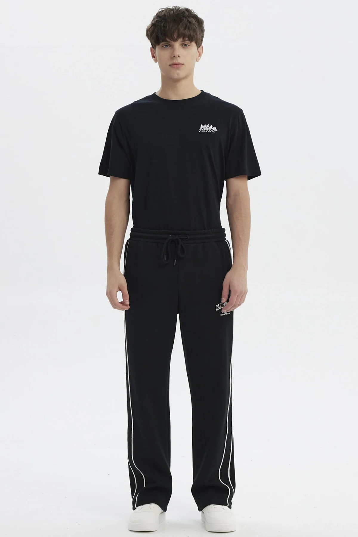 Pantalón Buzo Hombre Calce Recto Negro - Image 4