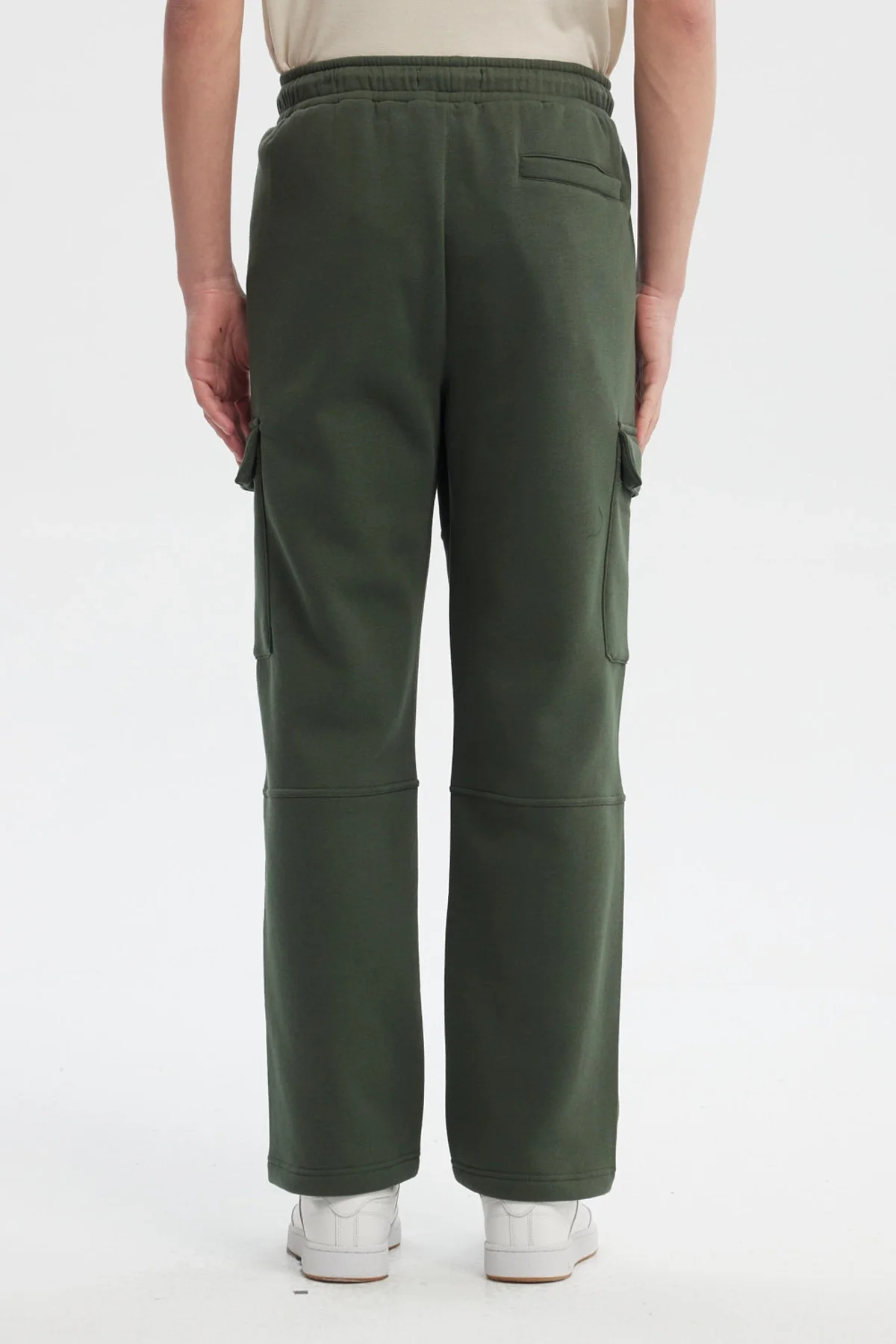 Pantalón Buzo Hombre Calce Recto Verde Militar - Image 3