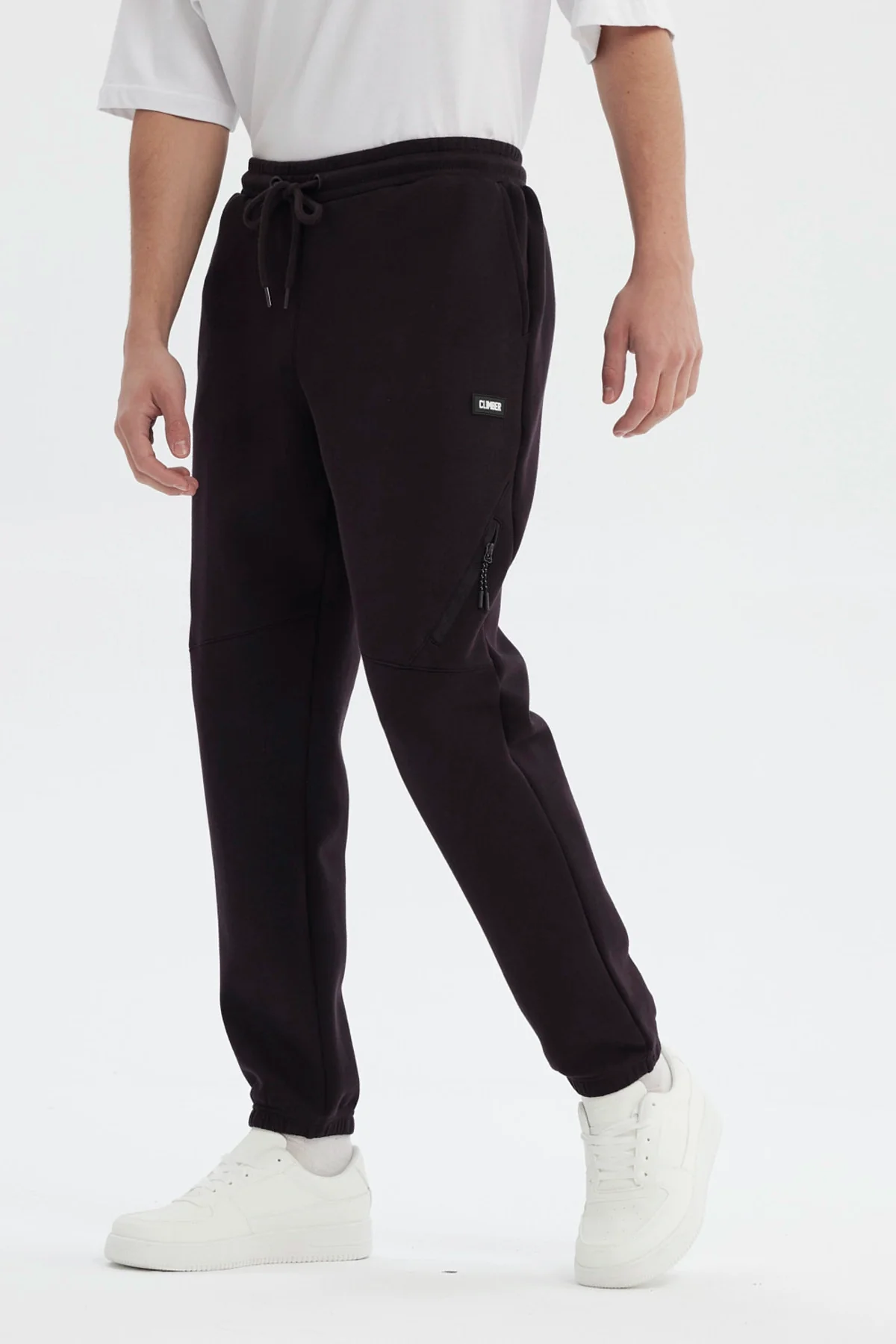 Pantalón Buzo Hombre Pitillo Café - Image 2
