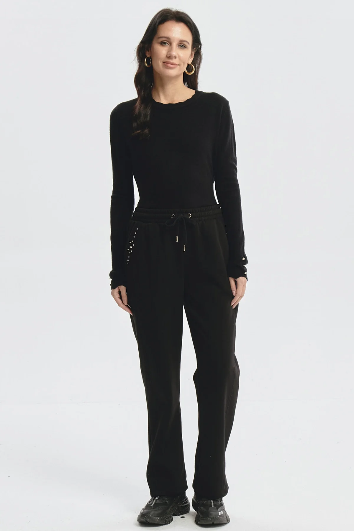 Pantalón Buzo Mujer Calce Recto Con Aplicación Negro - Image 4