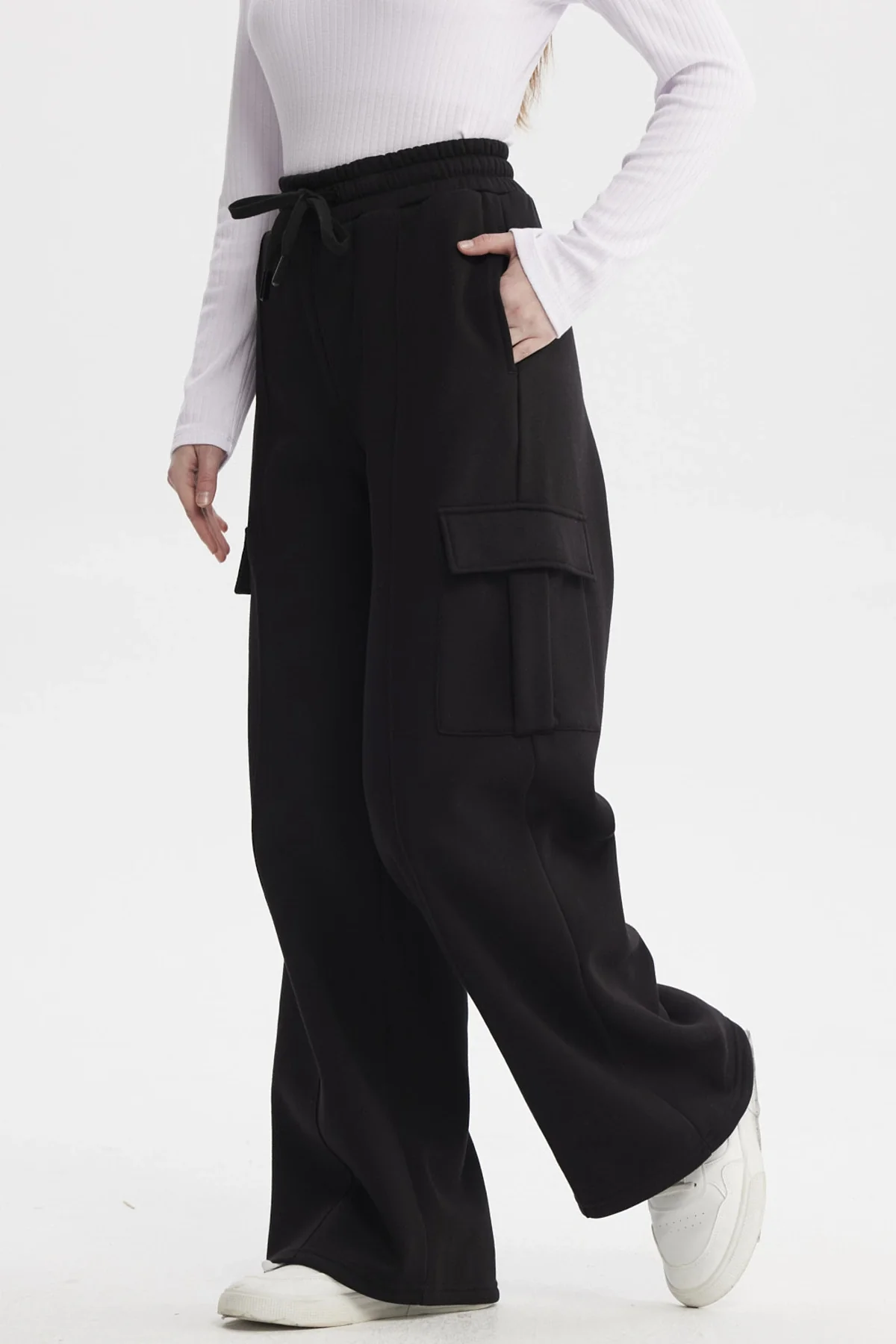 Pantalón Buzo Mujer Cargo Negro - Image 2