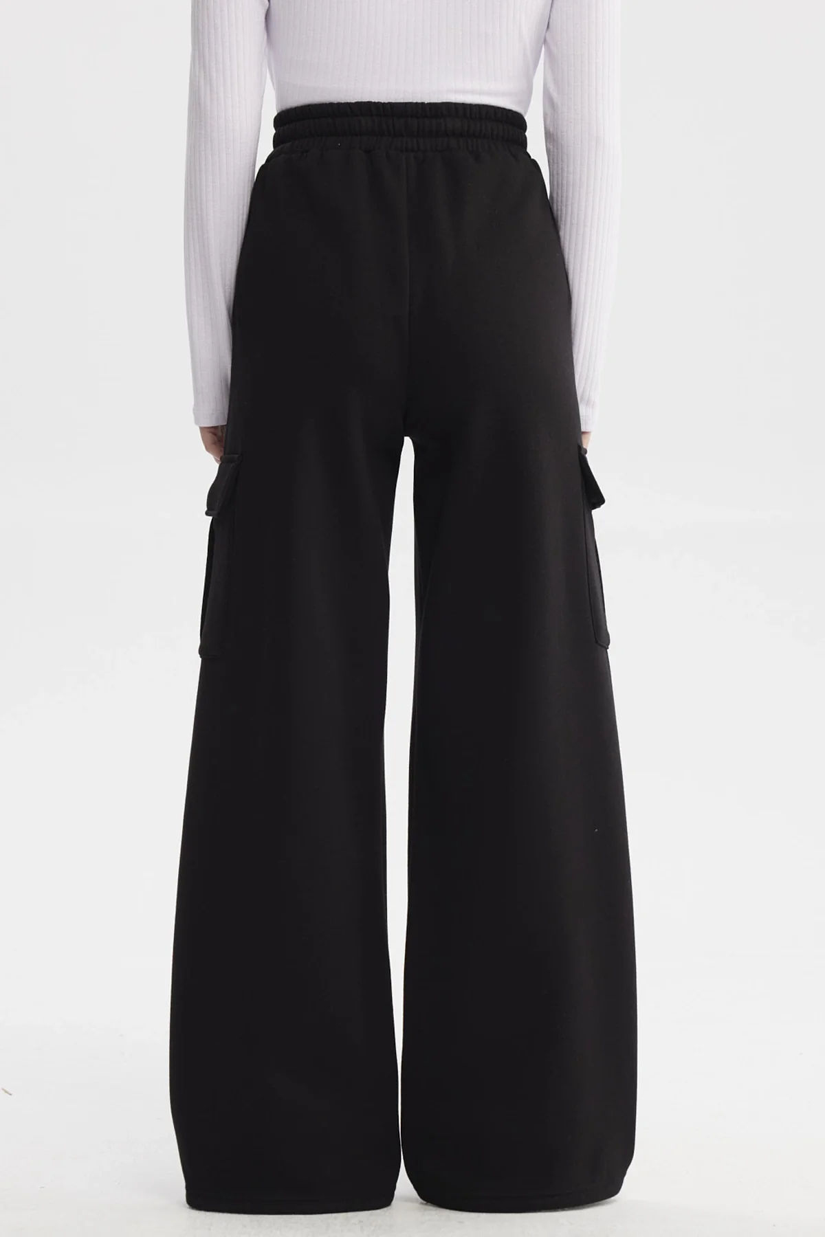 Pantalón Buzo Mujer Cargo Negro - Image 3