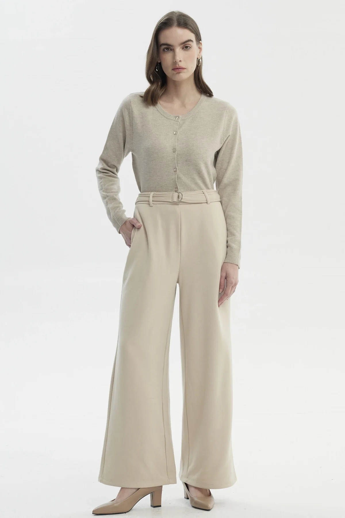 Pantalón Buzo Mujer Cinturón Arena - Image 4