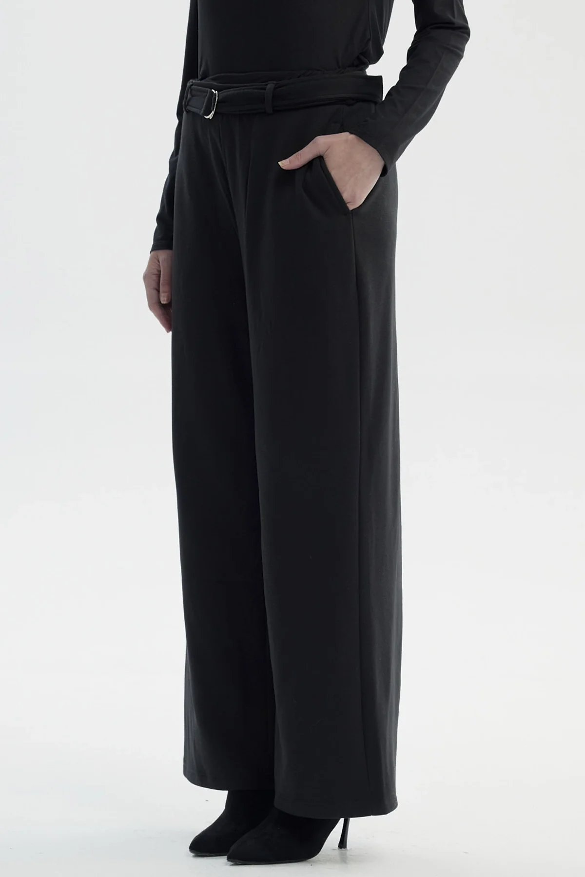 Pantalón Buzo Mujer Cinturón Negro - Image 2