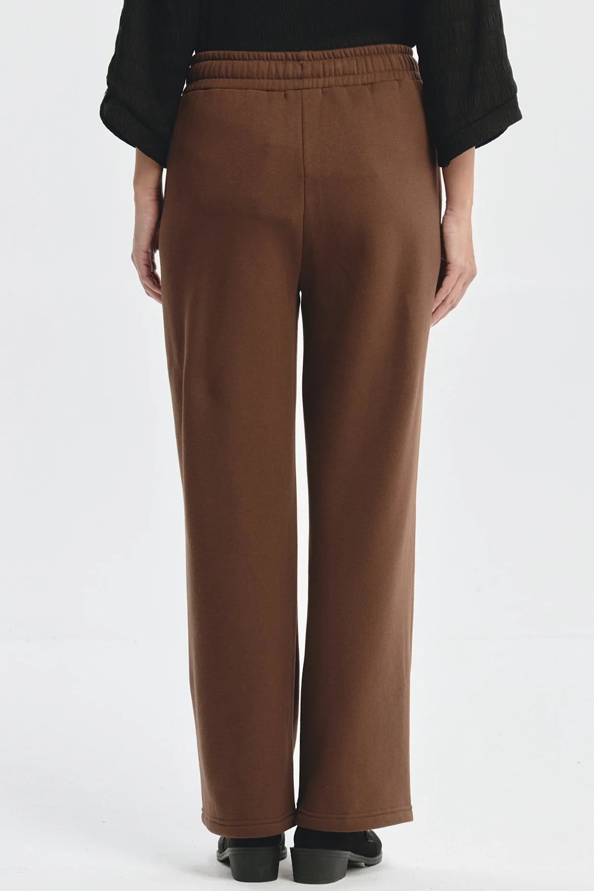 Pantalón Buzo Mujer Con Costura Frontal Café - Image 3