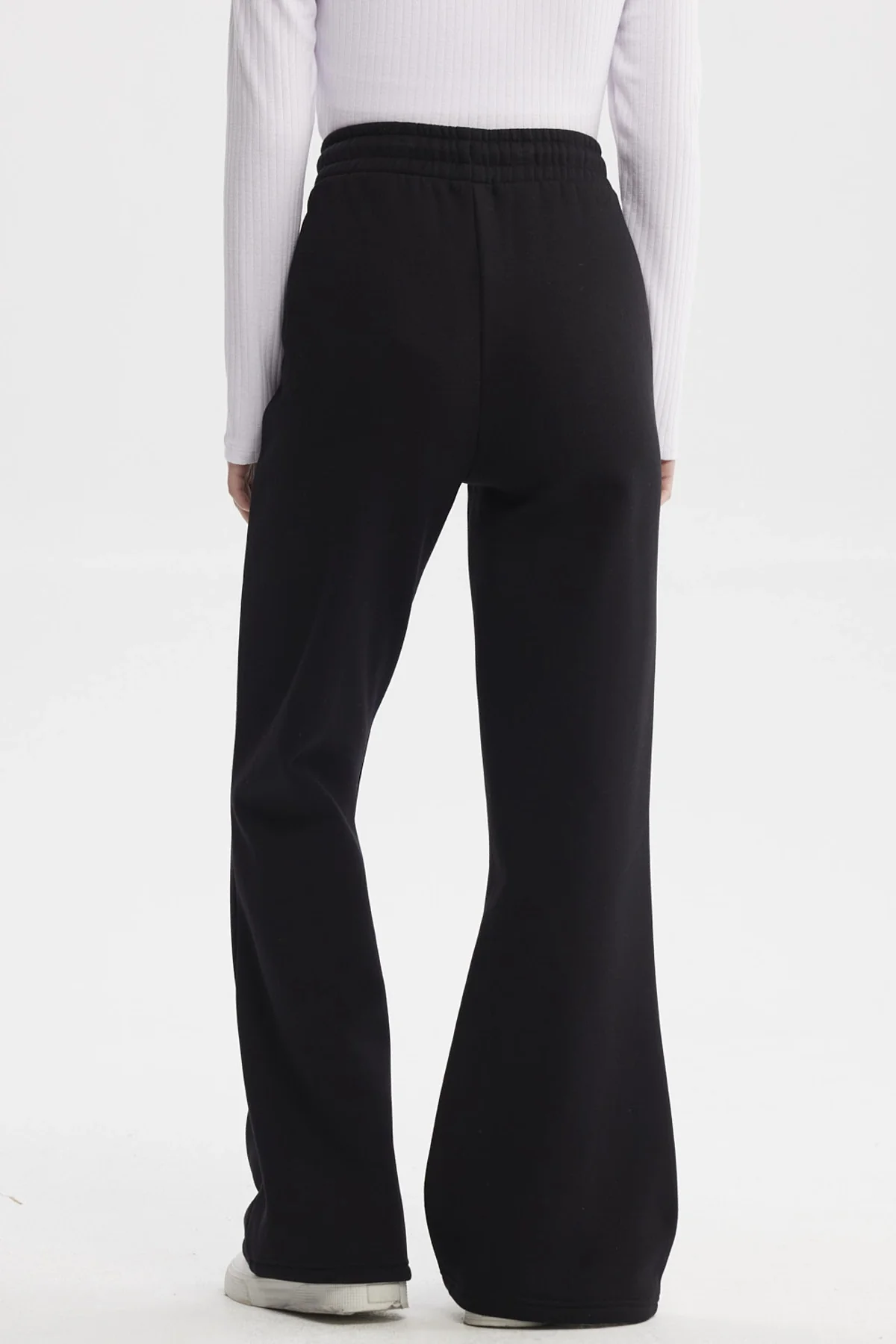 Pantalón Buzo Mujer Flare Corte Frontal Negro - Image 3