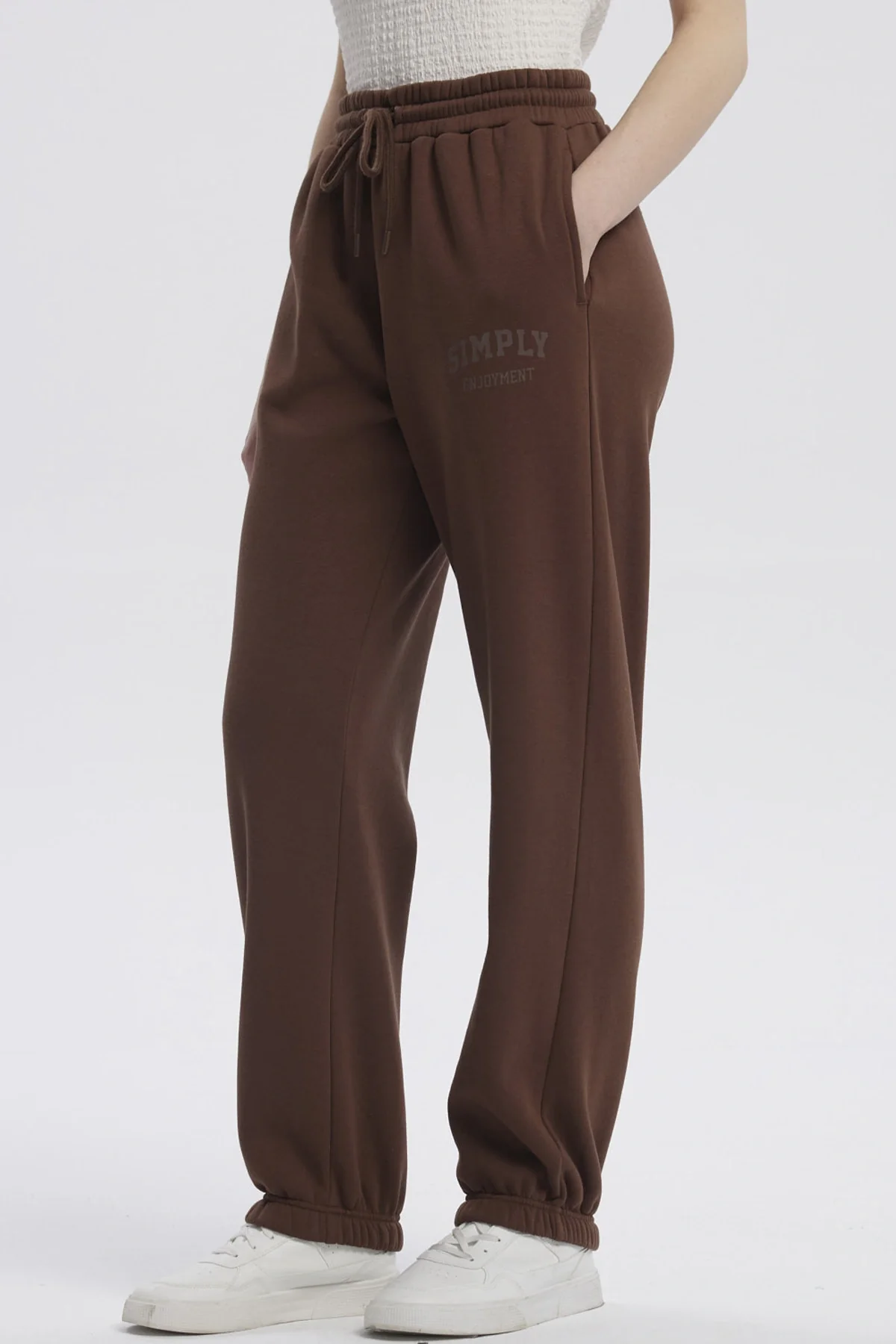 Pantalón Buzo Mujer Jogger Café Oscuro - Image 2