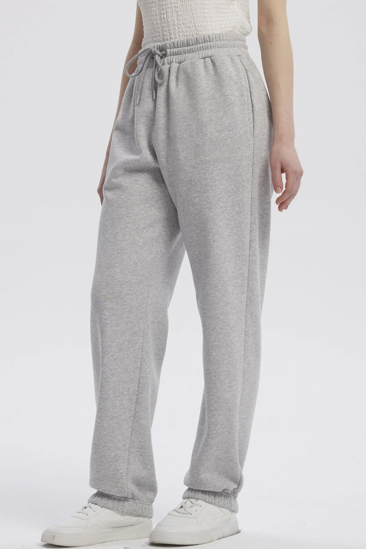 Pantalón Buzo Mujer Jogger Gris Melange - Image 2