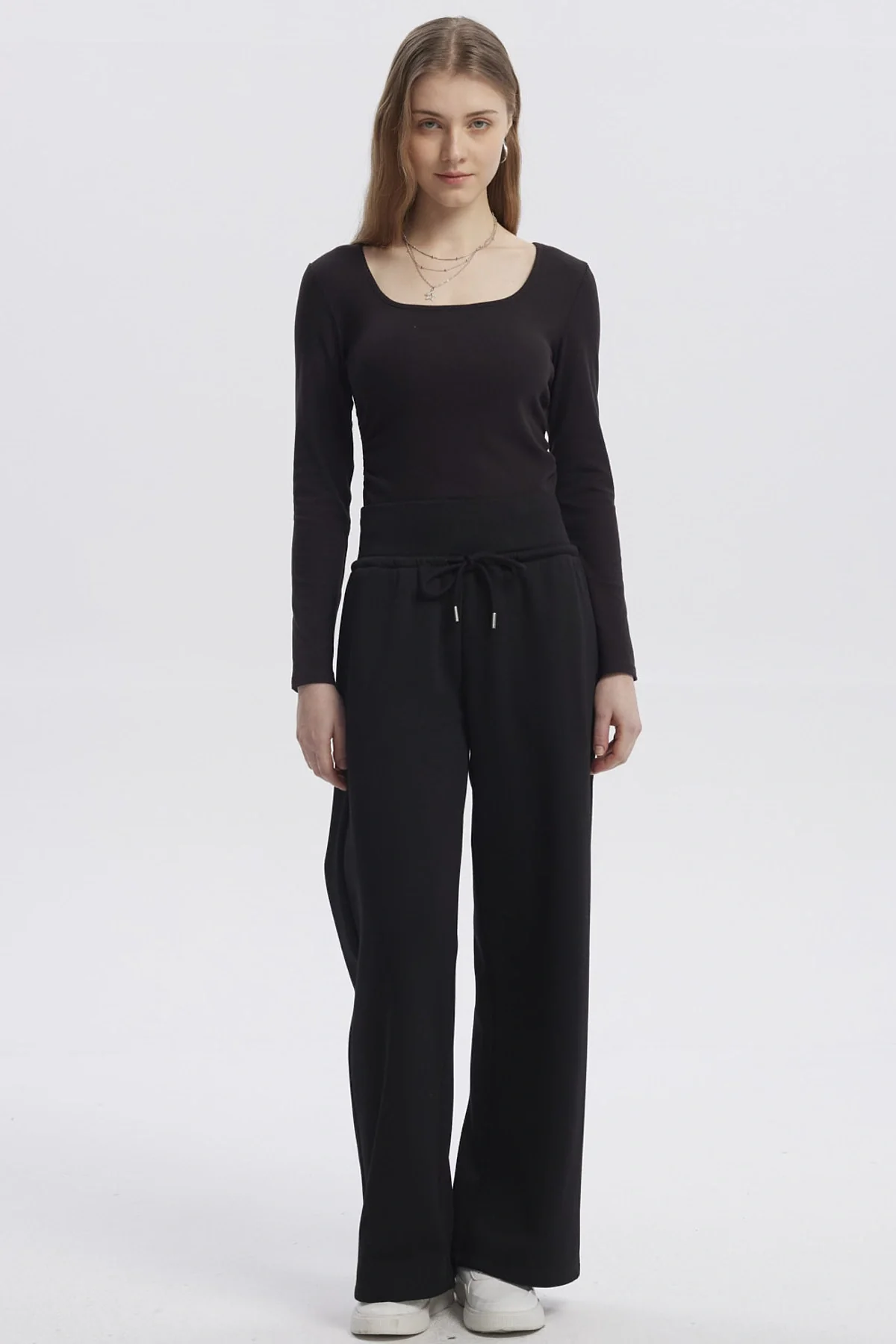 Pantalón Buzo Mujer Wide Leg Negro - Image 4