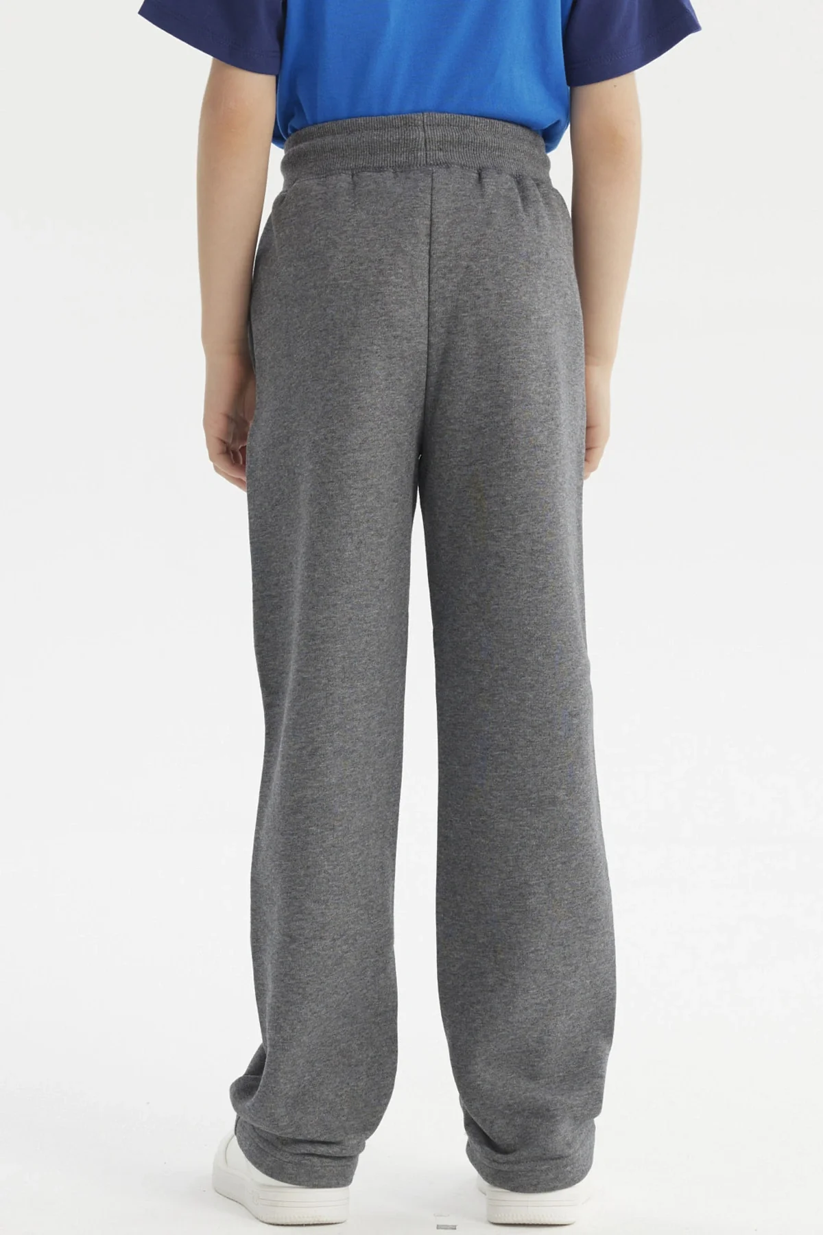 Pantalón Buzo Niño Calce Recto Gris Oscuro - Image 3