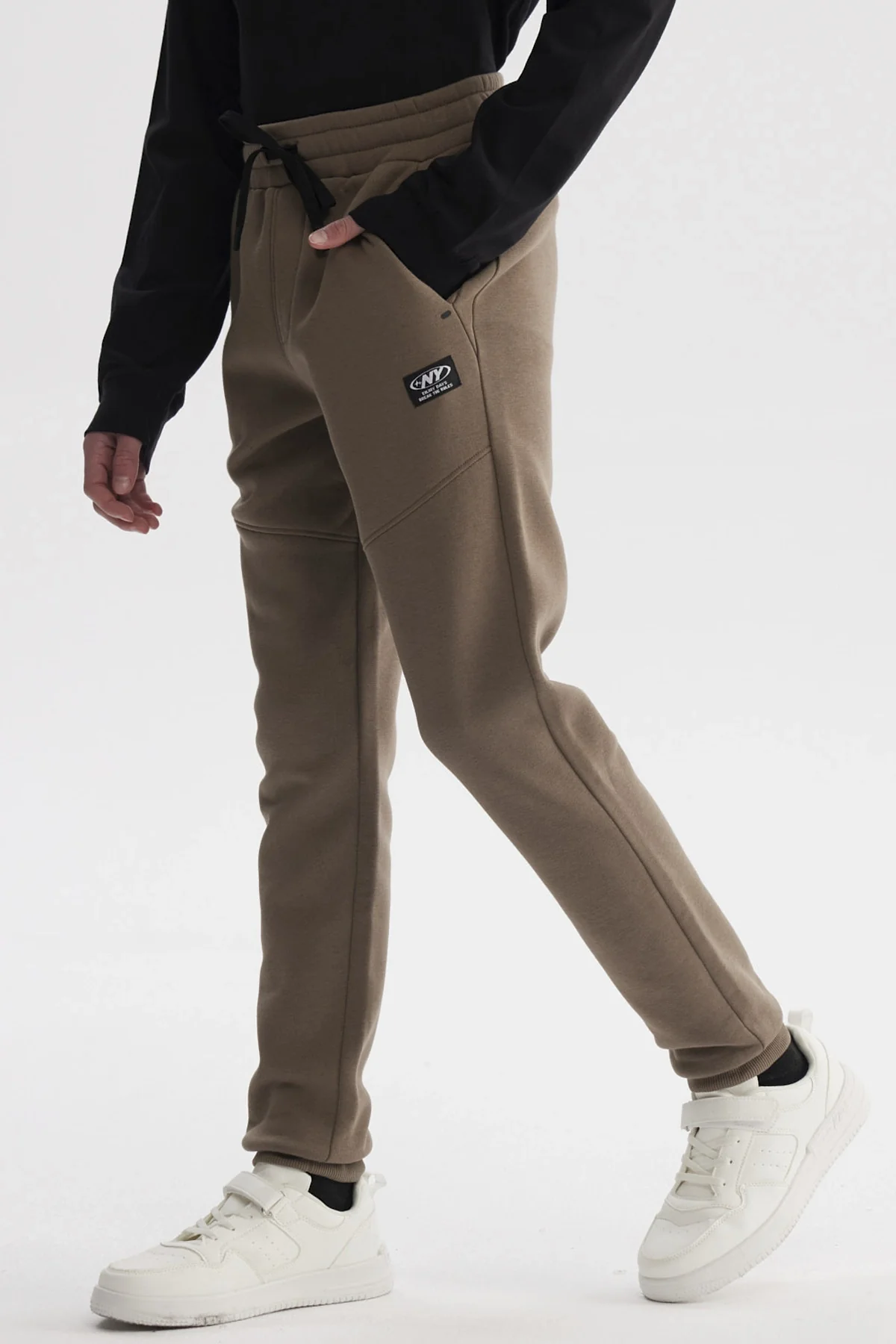Pantalón Buzo Niño Pitillo Café Claro - Image 2