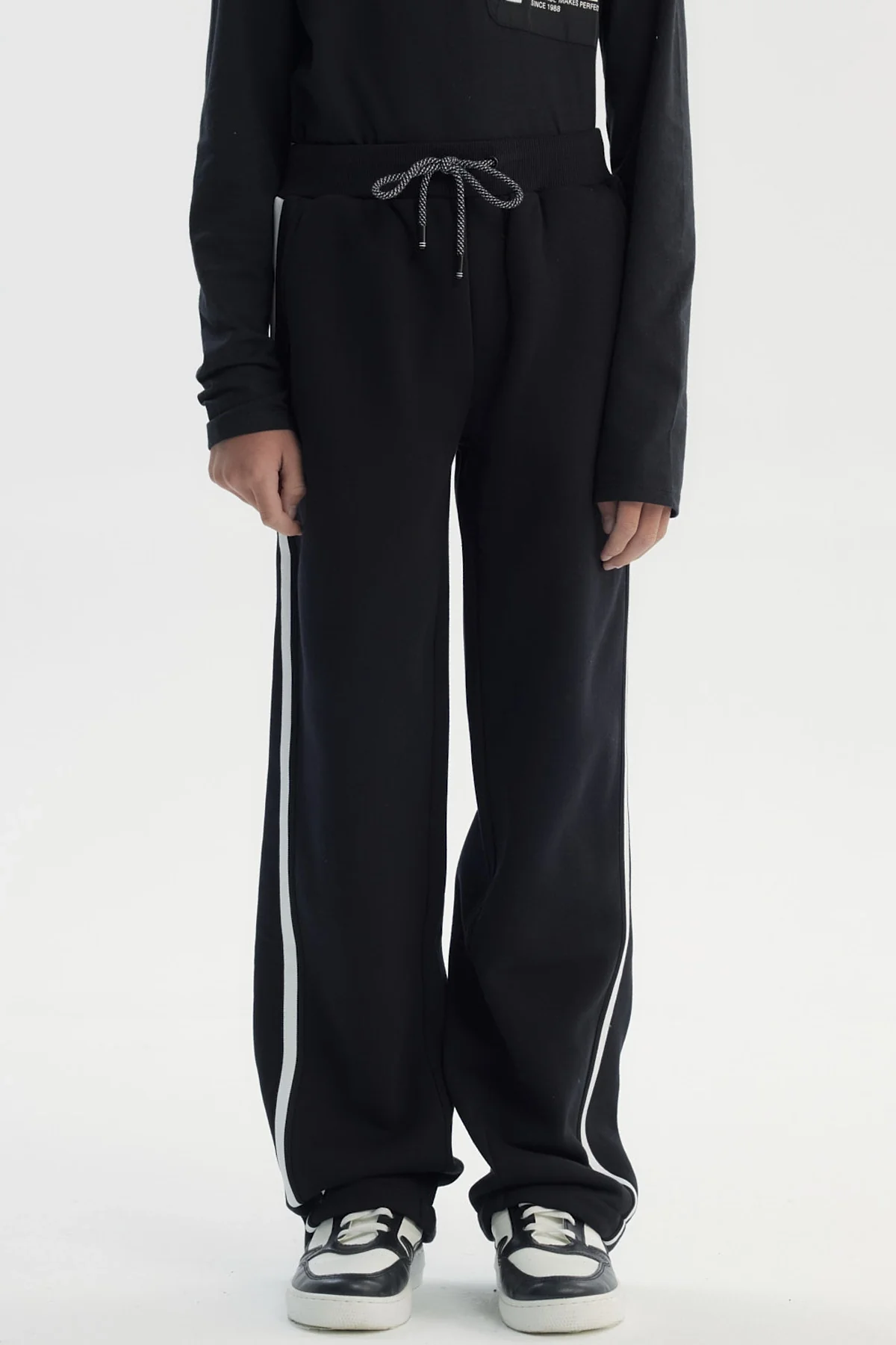 Pantalón Buzo Niño Pitillo Negro