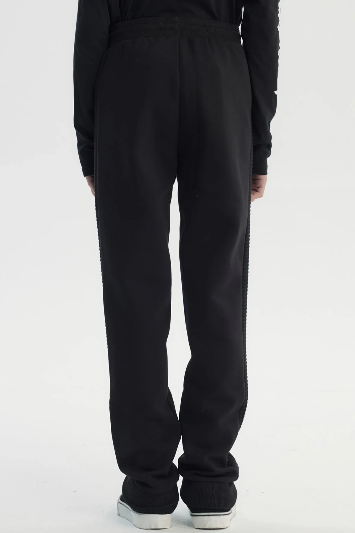 Pantalón Buzo Niño Pitillo Negro - Image 3