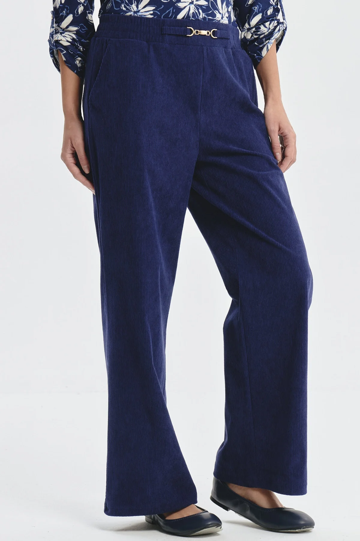 Pantalón Mujer Calce Recto Detalle Pretina Azul - Image 2