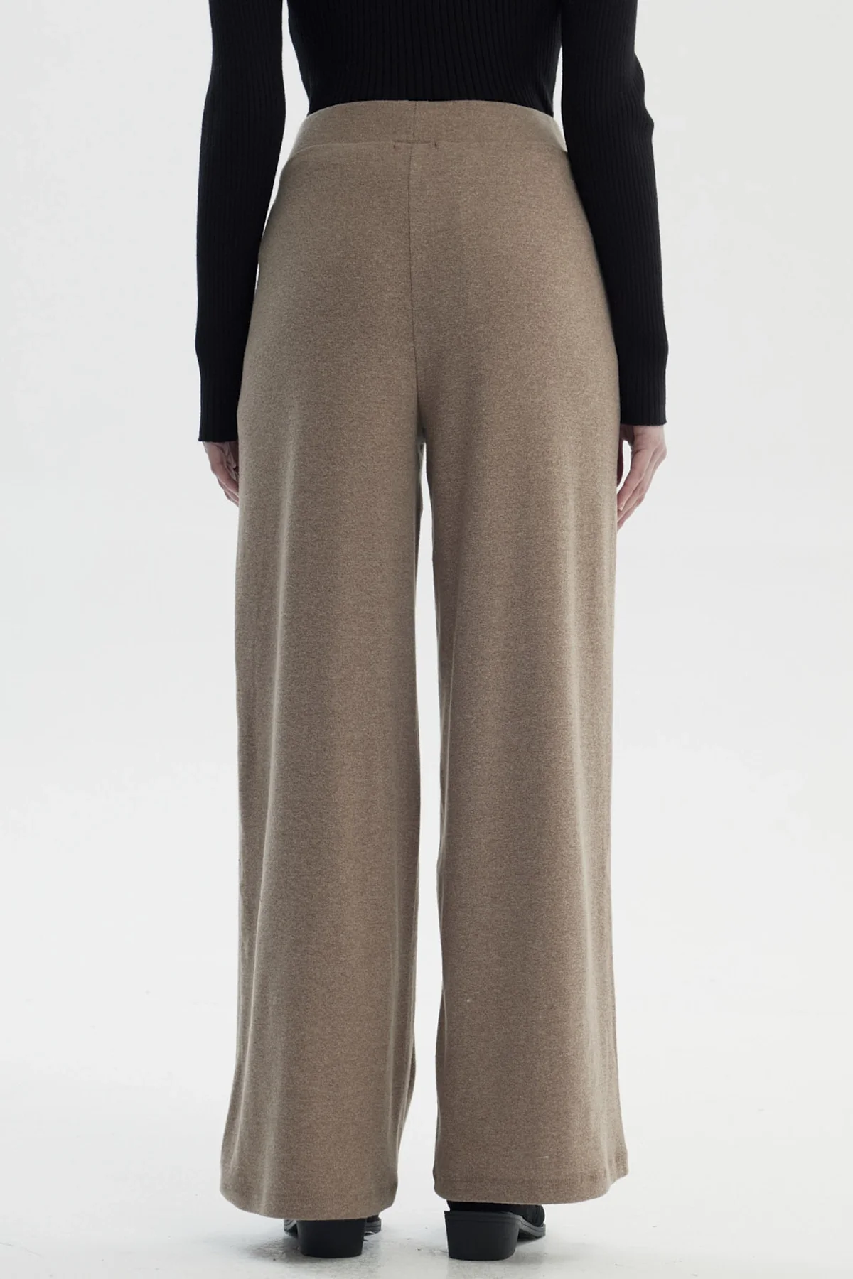 Pantalón Mujer Camman Calce Recto Cortes Taupe - Image 3