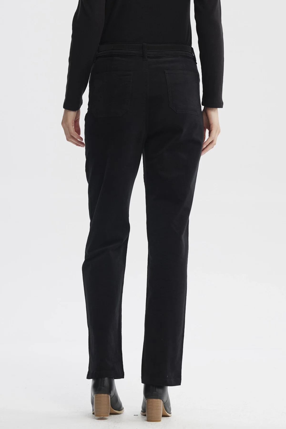 Pantalón Mujer Cotelé Calce Slim Negro - Image 3