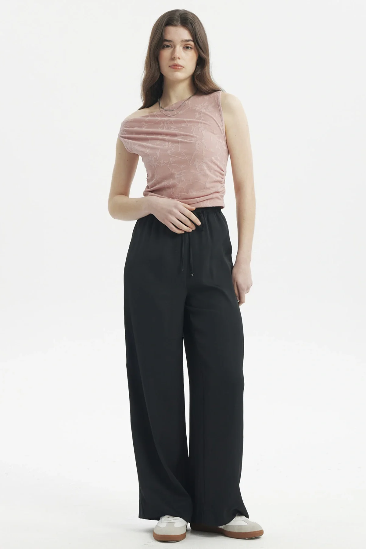 Pantalón Mujer Holgado Amplio Con Cordón Negro - Image 4