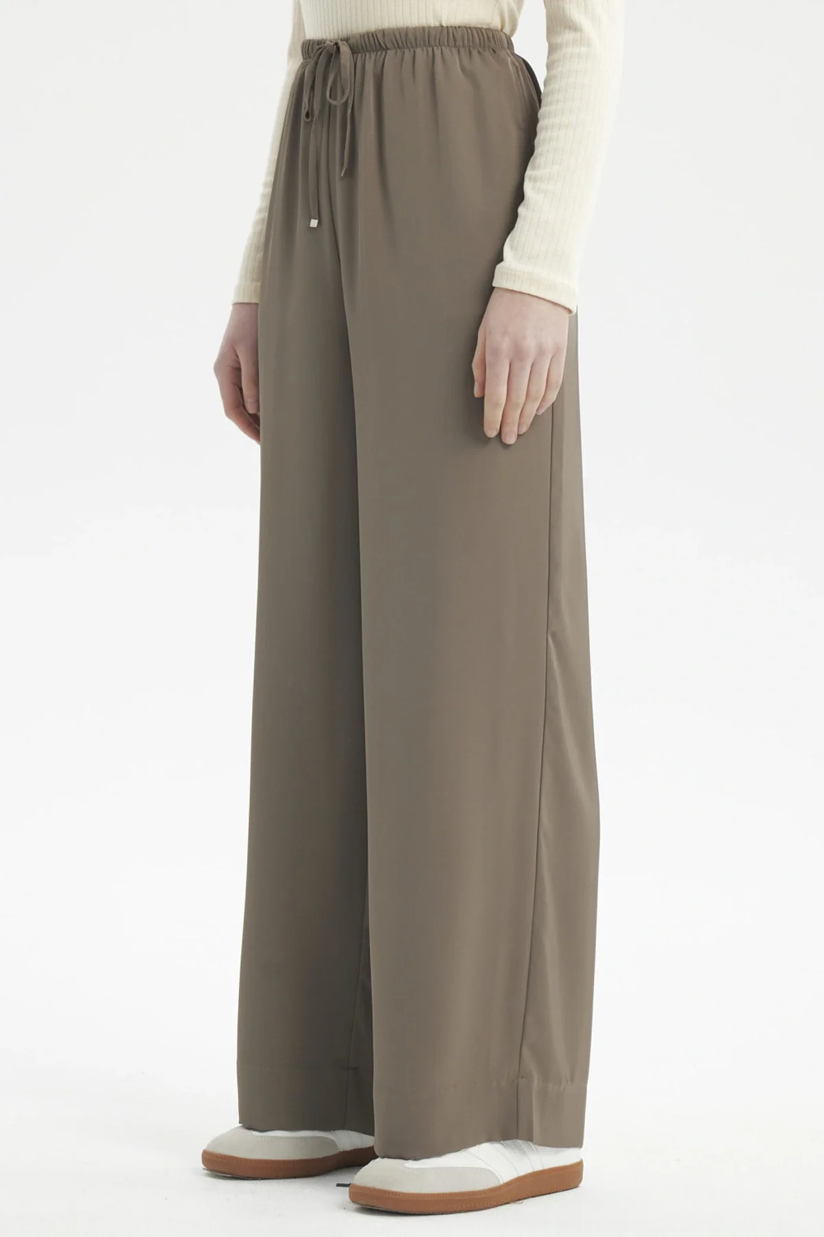 Pantalón Mujer Holgado Amplio Con Cordón Verde Militar Claro - Image 2