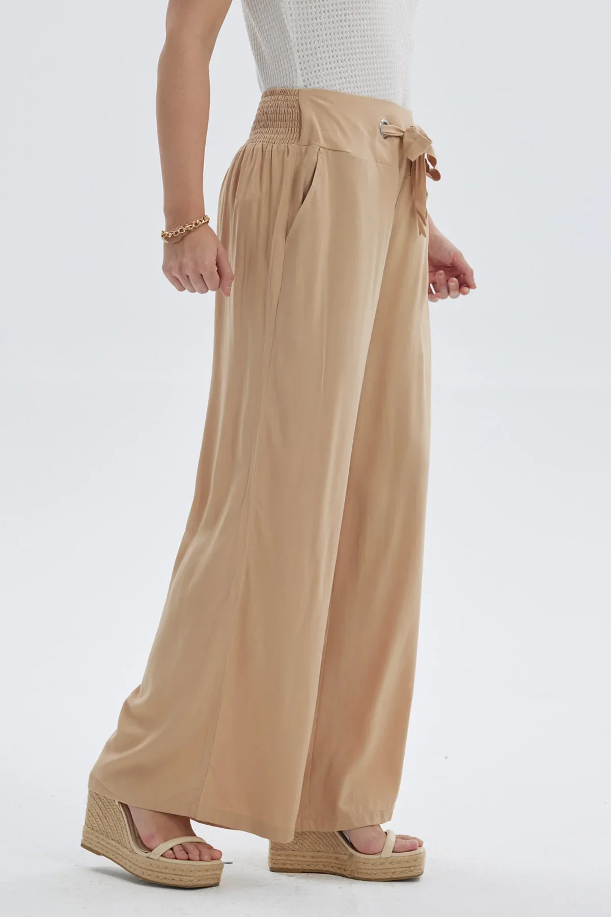 Pantalón Mujer Lazo Con Argolla Camel - Image 2