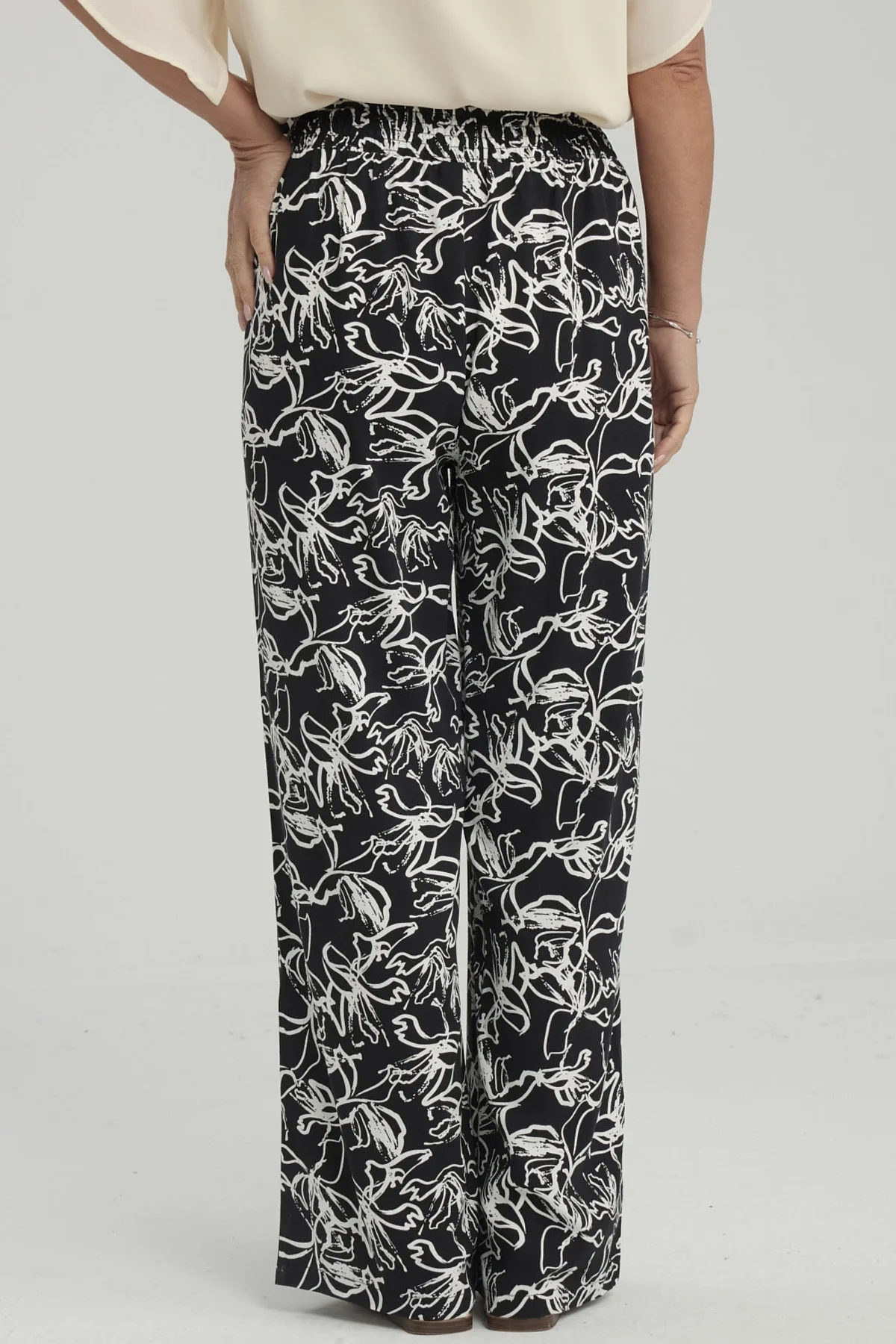 Pantalón Mujer Palazzo Print Negro / Blanco - Image 3