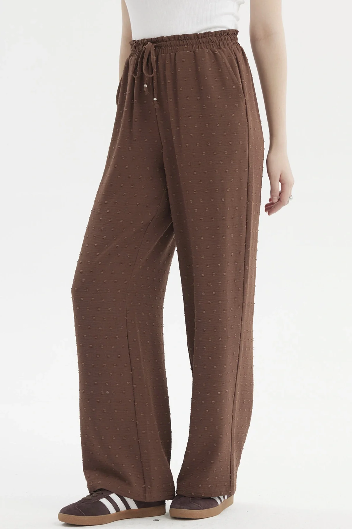 Pantalón Mujer Plumeti Pretina Elasticada Café Oscuro - Image 2