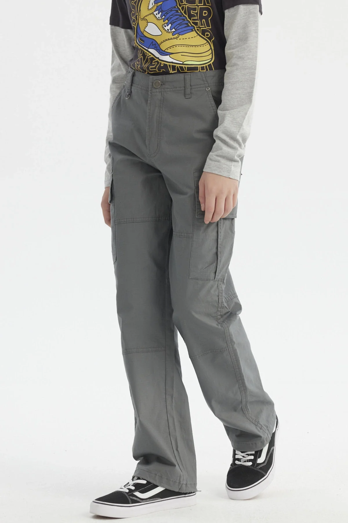 Pantalón Niño Cargo Con Cortes Gris - Image 2