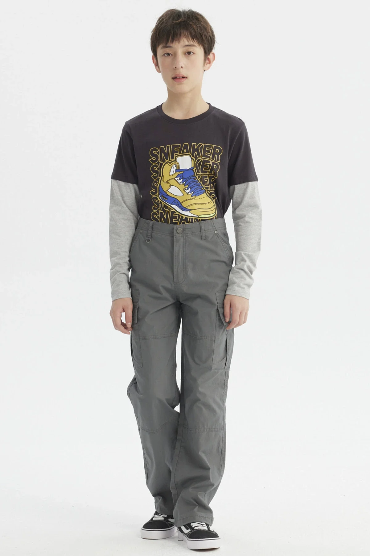 Pantalón Niño Cargo Con Cortes Gris - Image 4