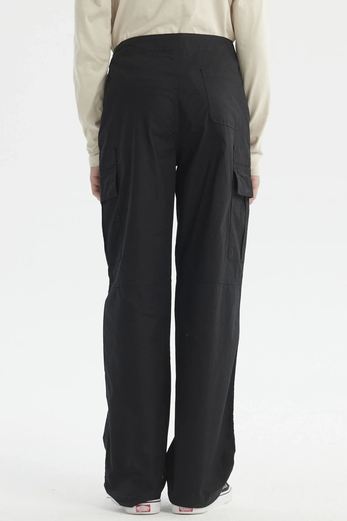 Pantalón Niño Cargo Con Cortes Negro - Image 3