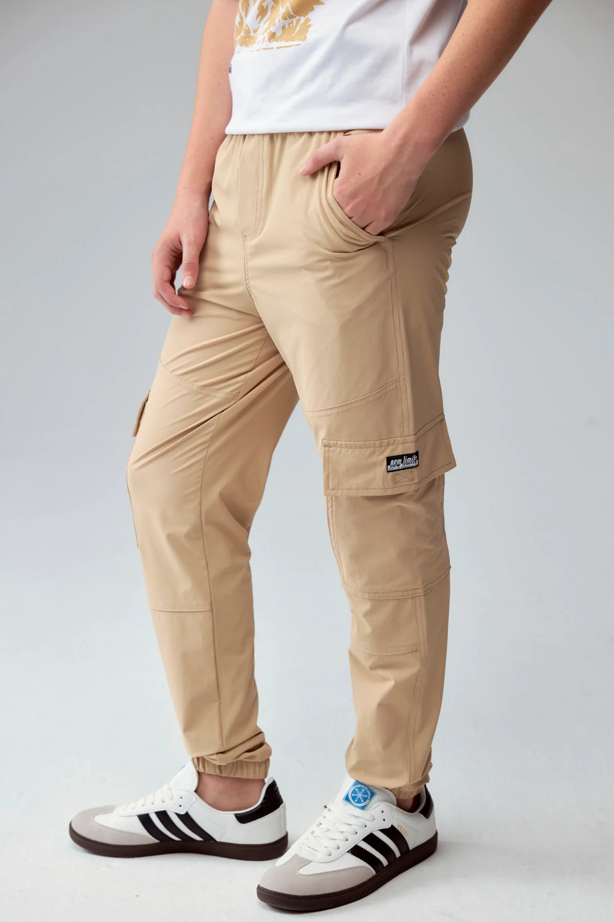 Pantalón Niño Jogger Camel - Image 2