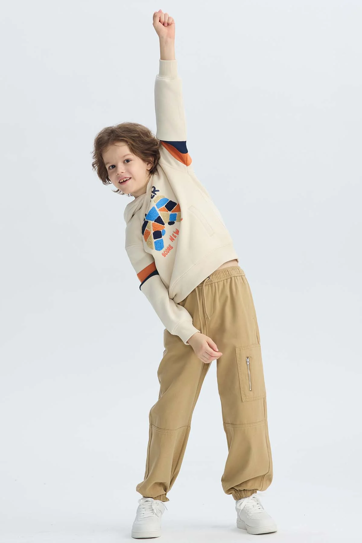 Pantalón Niño Jogger Kaki - Image 4