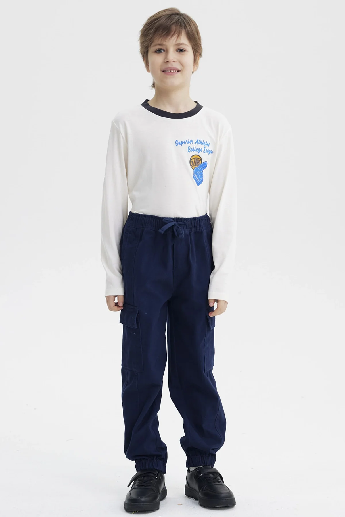 Pantalón Niño Pitillo Azul Oscuro - Image 4