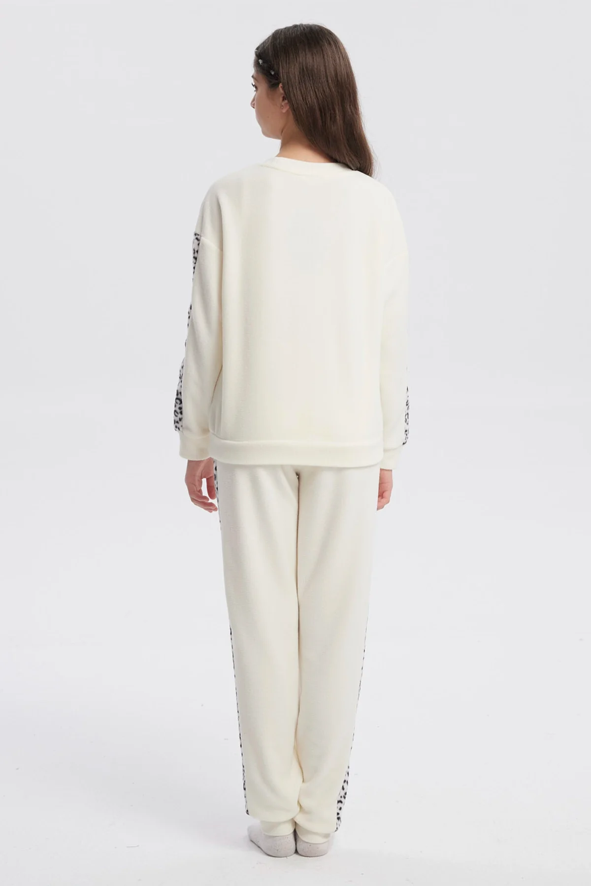 Pijama Niña Polera Y Pantalón Beige - Image 3