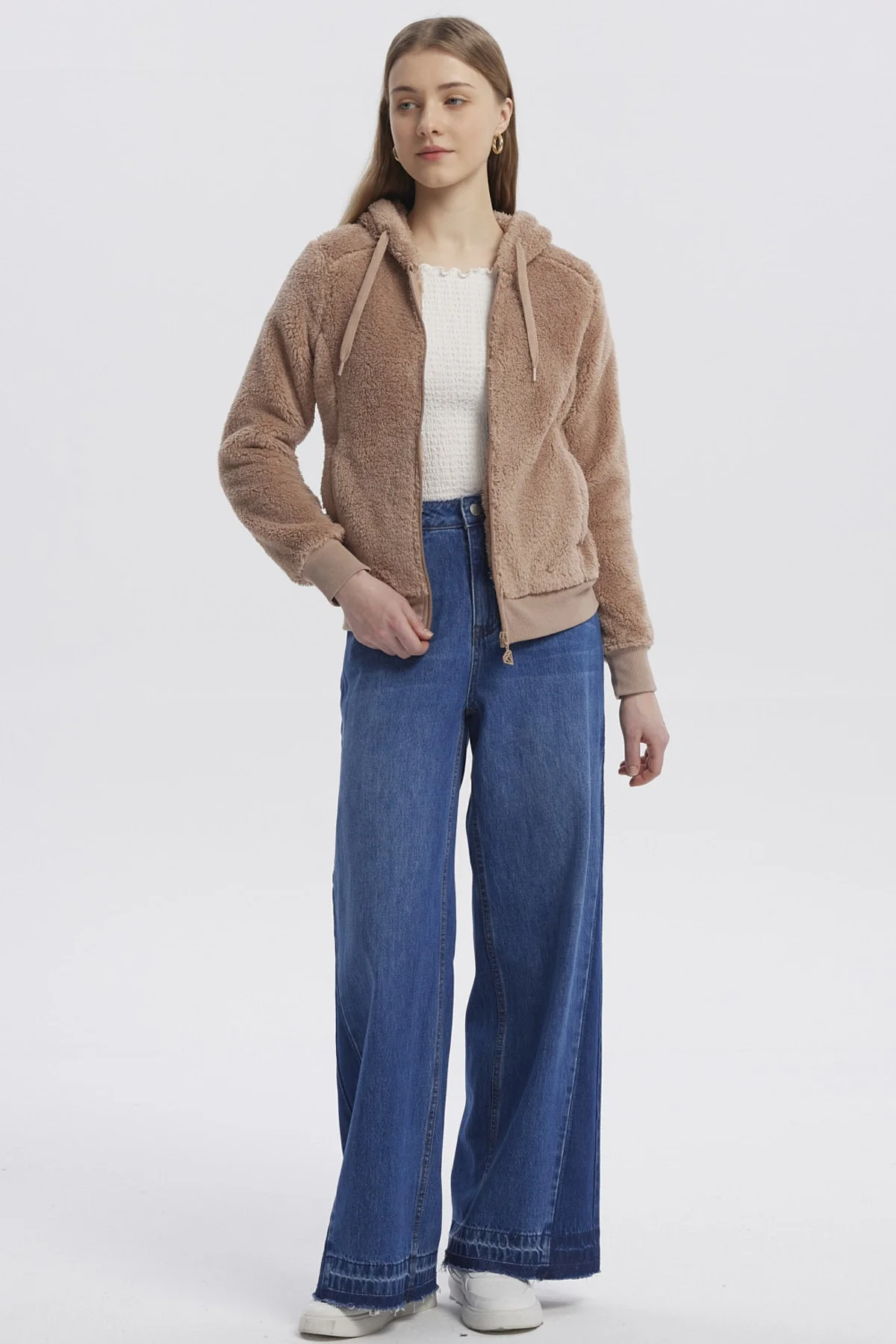 Polar Mujer Peludo Beige Oscuro - Image 4