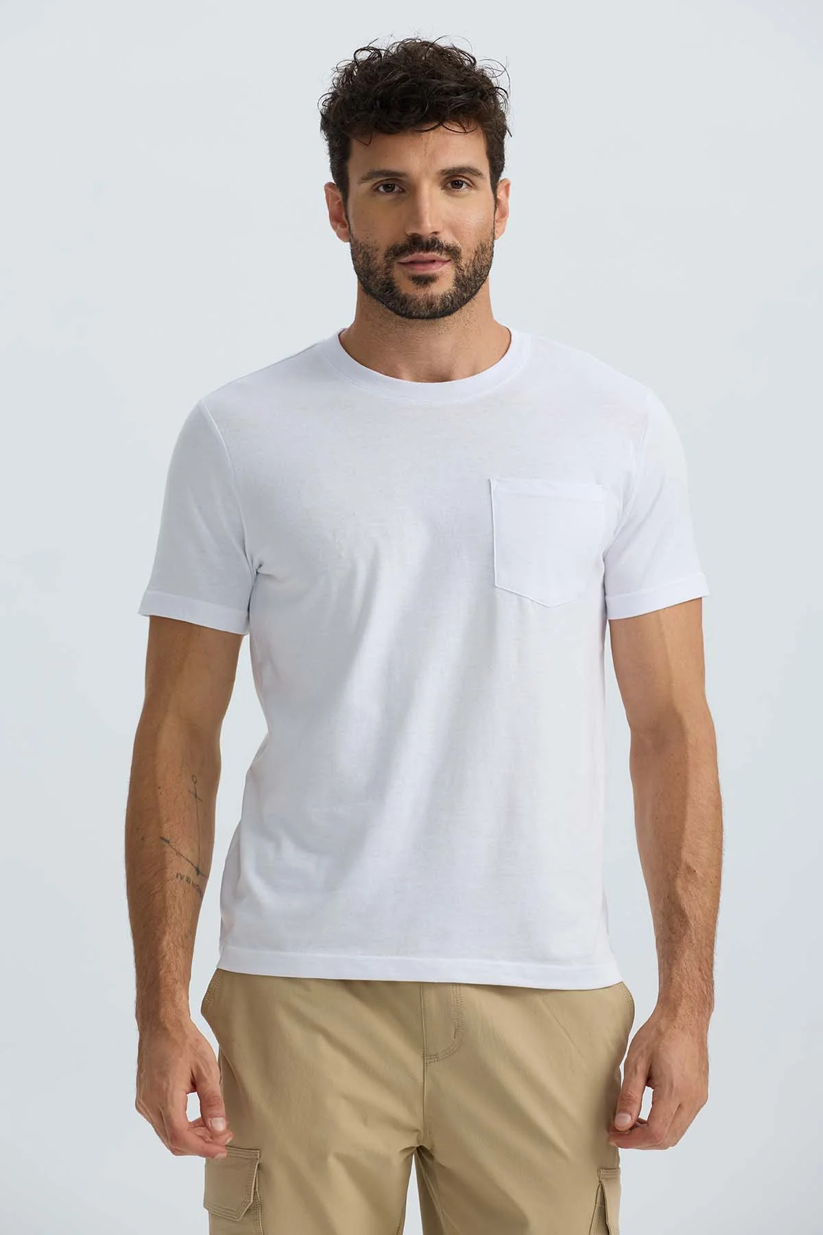 Polera Hombre Básica Con Bolsillo Blanco - Image 2