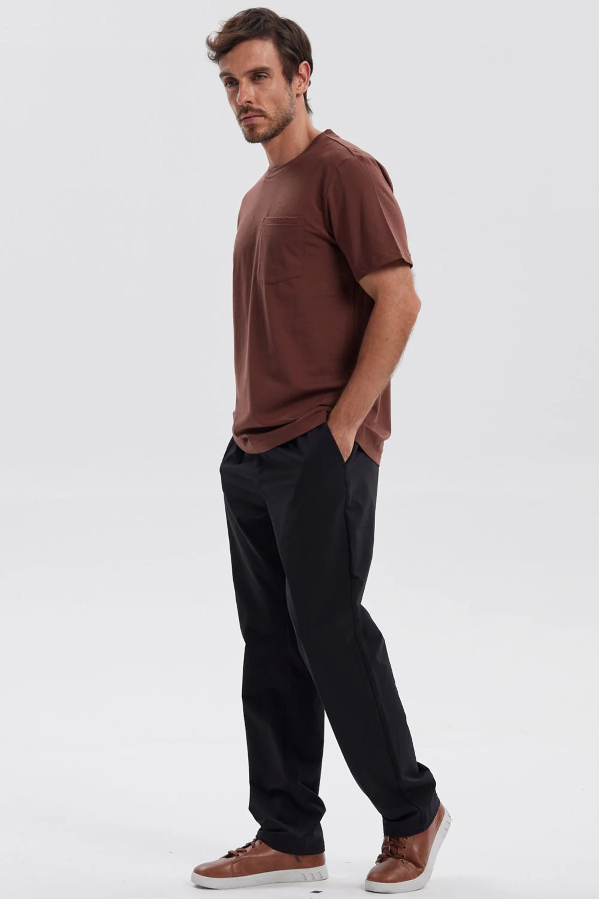 Polera Hombre Básica Con Bolsillo Café Oscuro - Image 4