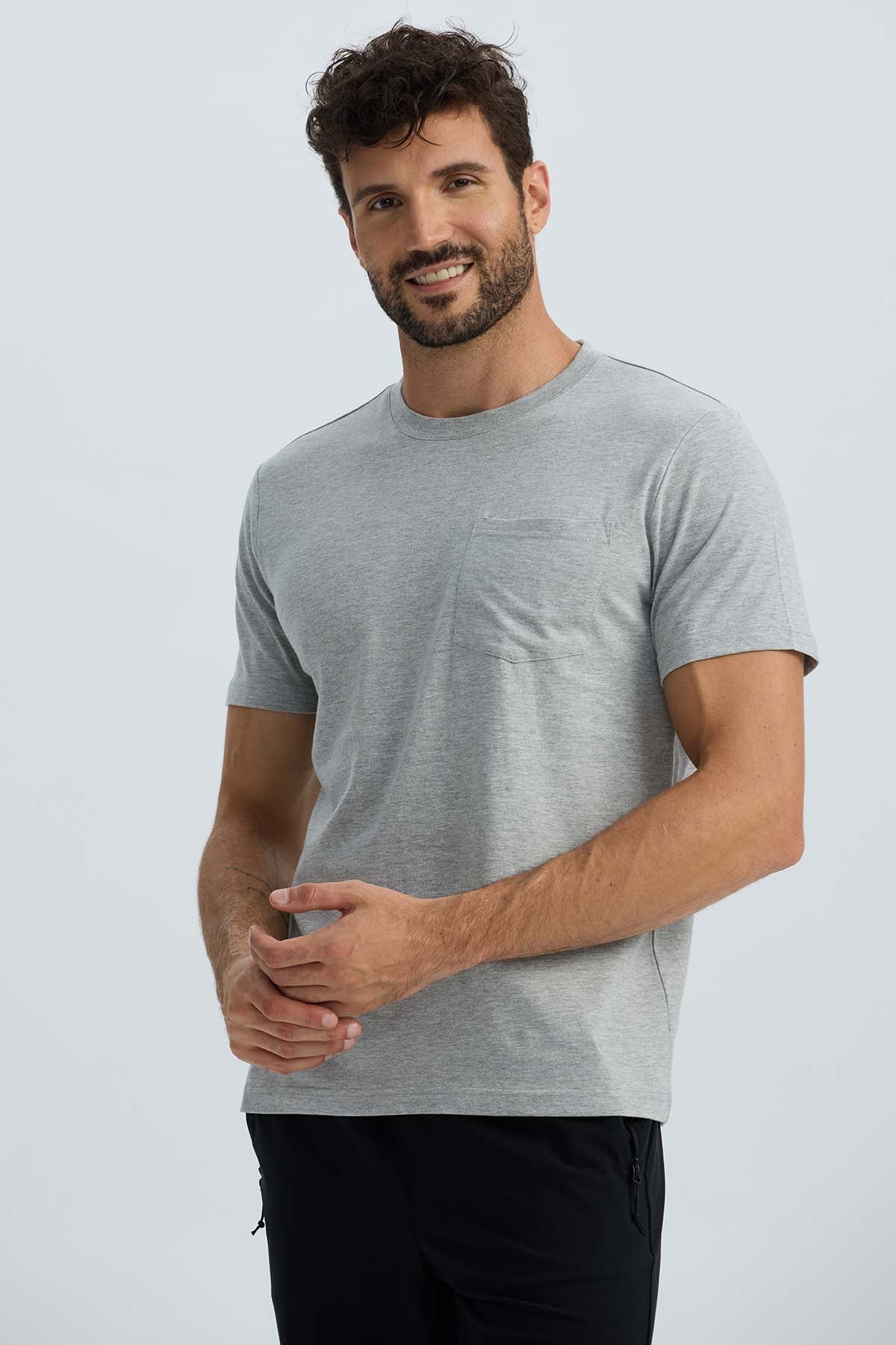 Polera Hombre Básica Con Bolsillo Gris Melange - Image 2