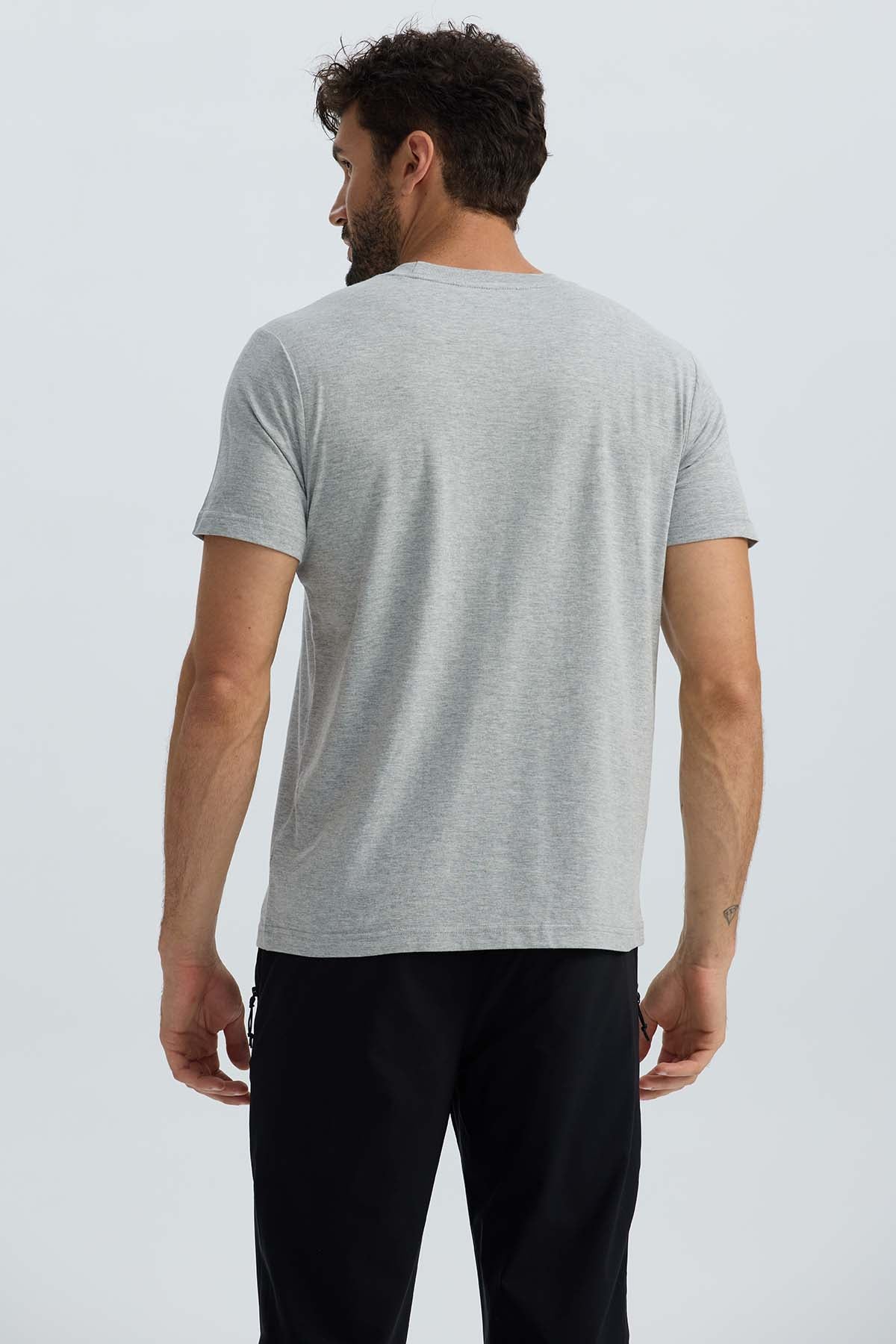 Polera Hombre Básica Con Bolsillo Gris Melange - Image 3